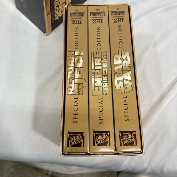 Vintage Star Wars Trilogy Special Gold Edition 1997 Vhs Box Set Factory Sealed - Picture 7 of 11